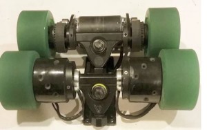 Bagian depan dual-motor V3 depan - bawah dan central-motor, dual-belt X drive belakang - atas