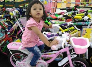 sepeda hello kitty pink